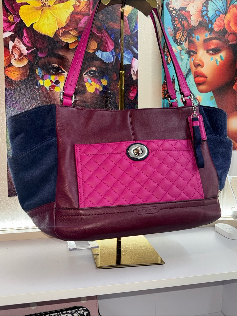 EUC Coach Color Block Quilted Leather, Suede & Turn lock Shoulder Bag - PRETTY 💖